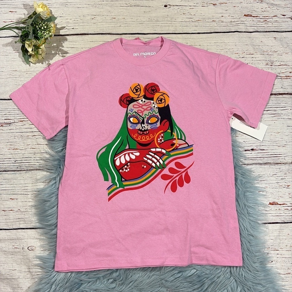 NWT Urban Outfitters Dia Pacheco X Golden Hour Graphic Tee Pink - Picture 7 of 8
